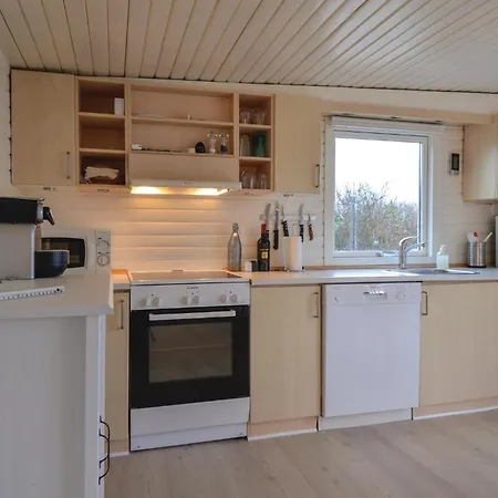 Дом отдыха Cozy In With House Sea View